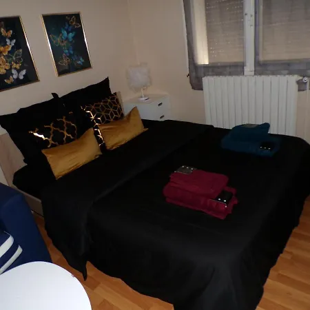 Royale Dans Votre Maisonnette Independante Avec Terrasse Privee !