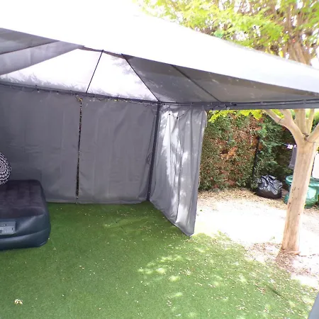 Royale Dans Votre Maisonnette Independante Avec Terrasse Privee ! * Montmorillon