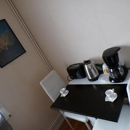 Royale Dans Votre Maisonnette Independante Avec Terrasse Privee ! Lägenhet *
