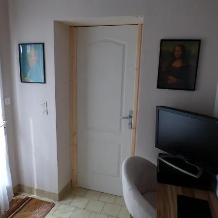 Royale Dans Votre Maisonnette Independante Avec Terrasse Privee ! Lägenhet