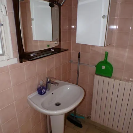 Royale Dans Votre Maisonnette Independante Avec Terrasse Privee ! * Montmorillon